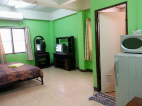  Roong-Arun Apartment  Бангкок